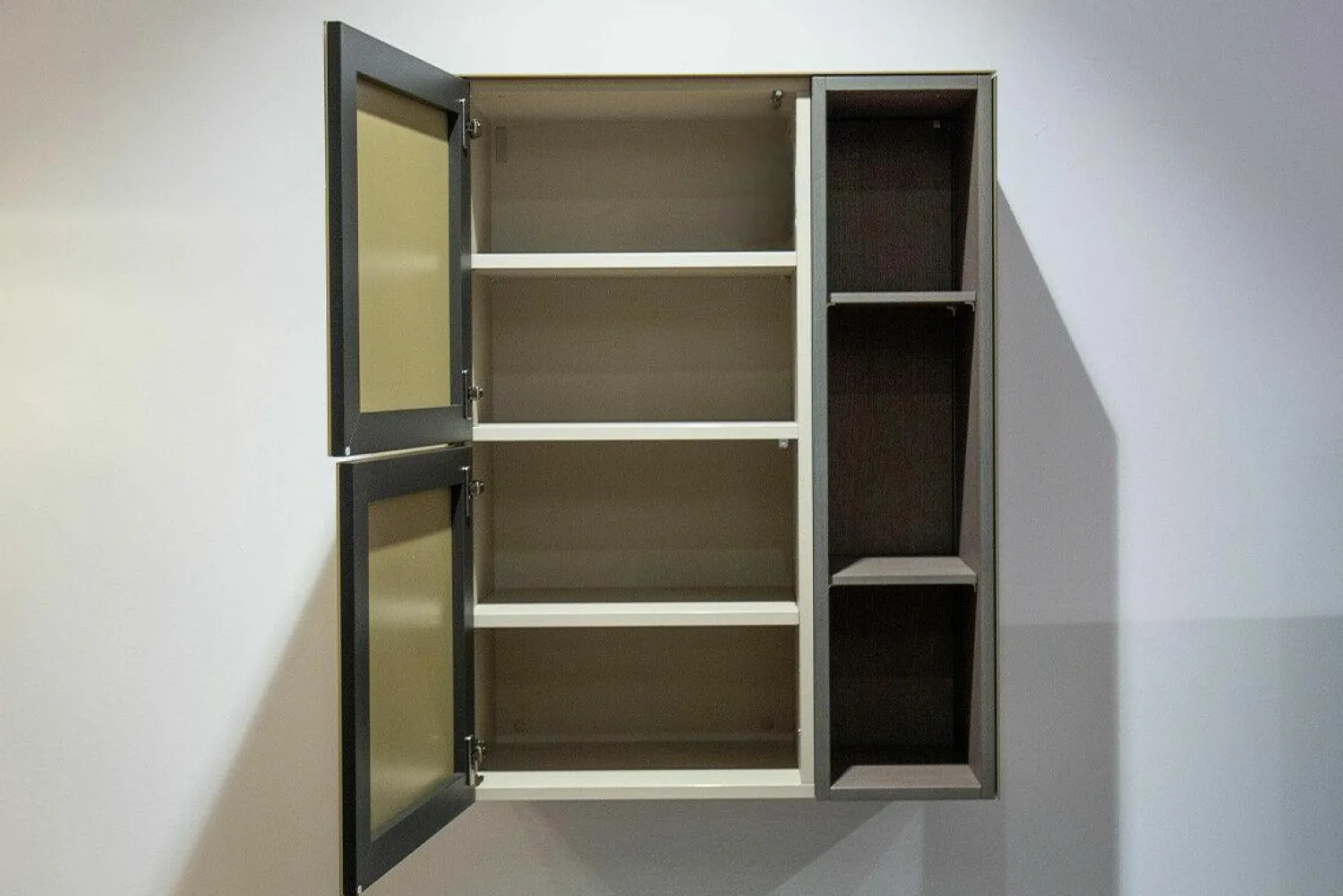 Spectral Smart Furniture Kommoden & Sideboards|Sideboard Side Model 1 Metallic Glas Champagner Grau Beige Satiniert Pebble Grau Lackiert Korpus Furnier Oak Smoked Grau Matt Lackiert Wandmontage Inklusive LED Innenbeleuchtung