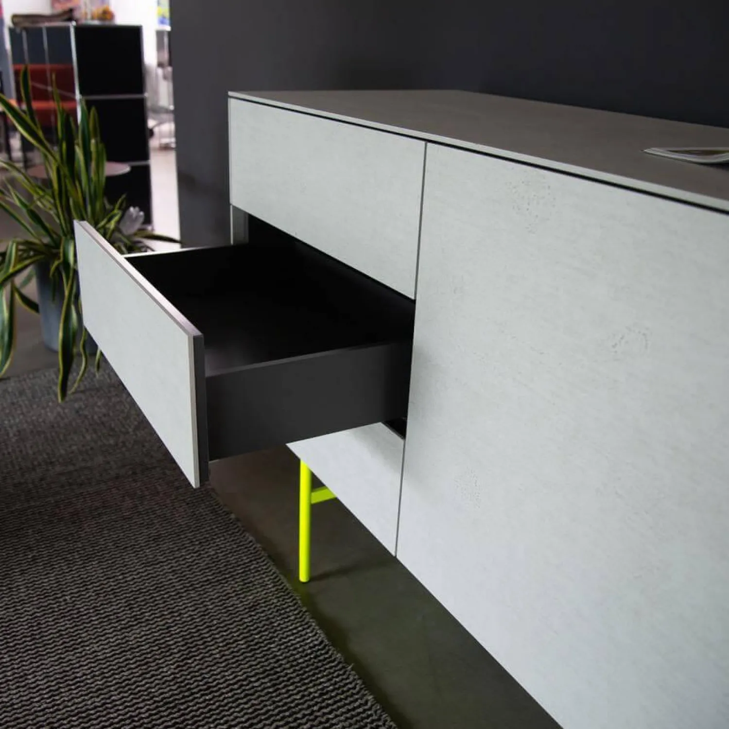 Kettnaker Kommoden & Sideboards|Sideboard Soma Beton Optik Grau Gestell Neon Gelb