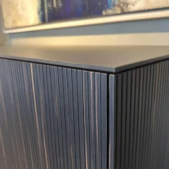 Kettnaker Kommoden & Sideboards|Sideboard Soma Front Relief Maron Braun Korpus Lack Rubinrot Rot Abdeckplatte Fenix Schwarz Gestell Schwarz Chrom