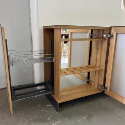 Scholtissek Kommoden & Sideboards|Sideboard Tratum Front Glas MO 137 Platin Matt Knorrige Eiche Natur Geölt Bareinteilung Links