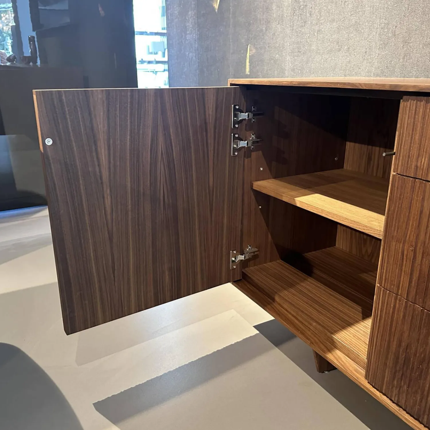 Riva1920 Kommoden & Sideboards|Sideboard Vela Nussbaum Ohne Knoten Geölt