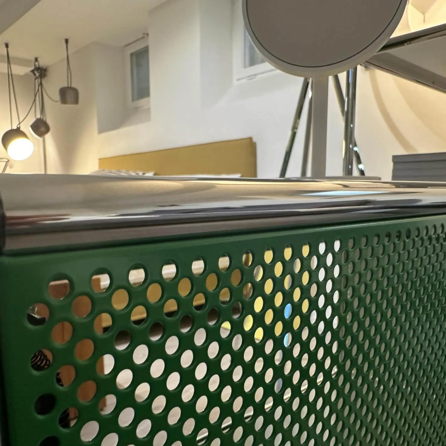 USM Haller Kommoden & Sideboards|Sideboard Weiß Grün mit Rollbox Grün