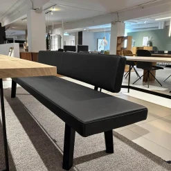 Janua Bänke|Sitzbank BB 32 Connect Leder Orient Ebony Schwarz Gestell Tiefschwarz Pulverbeschichtet Matt Füße Eiche Schwarz