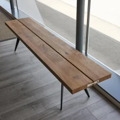 Scholtissek Bänke|Sitzbank Talio Knorrige Eiche Rustiko Geölt Inklusive Mittelfuge Harz Ausgegossen Gestell Edelstahl Schwalben Schwarz