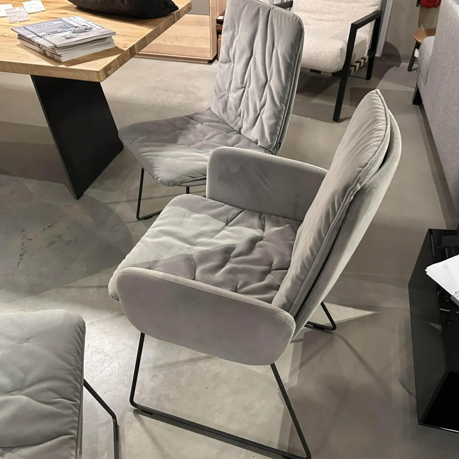 KFF Stuhlsets|Sitzgruppe Arva Stitch Stoff Seven Dolphine 180 Grau Gestell Metall Anthrazit