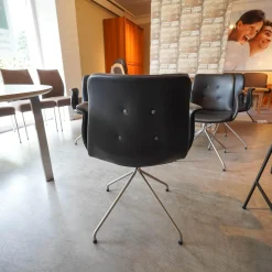 Bent Hansen Stuhlsets|Sitzgruppe Dreharmlehnstuhl Primum Bezug Schwarzes Leder Metallgestell Pulverbeschichtet