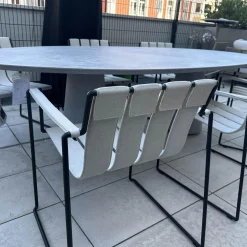 Royal Botania Essgruppen|Sitzgruppe Tisch Conix Ellipse Platte Beton Cement Grau Stuhl Strappy 55 Polster Natural Linen Beige Gestell Anthrazit