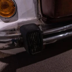 Eigene Herstellung 2-Sitzer-Sofas|Sofa 21688 Autoform Ambassador mit Scheinwerfern Leder/Metall weiß braun-rot Vintage