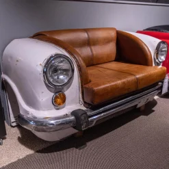 Eigene Herstellung 2-Sitzer-Sofas|Sofa 21688 Autoform Ambassador mit Scheinwerfern Leder/Metall weiß braun-rot Vintage