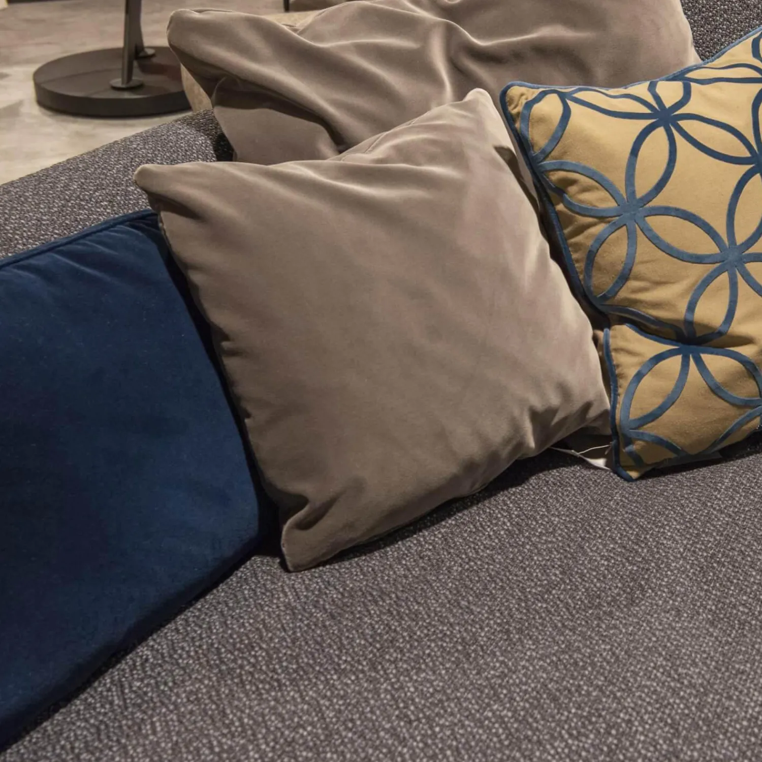 Rolf Benz Ecksofas|Sofa 555 Kumo Stoff 17.704 Farbe Graublau Füße Metall Aluminium Glatt Schwarz