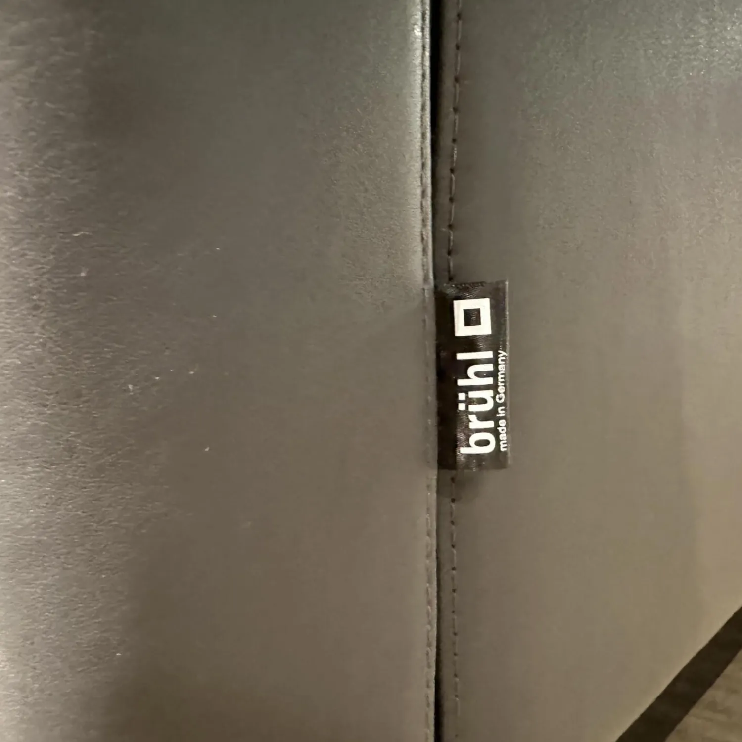 Brühl 3-Sitzer-Sofas|Sofa Alba Leder 5669 95 Grau Metallkufe Schwarz Pulverbeschichtet