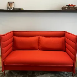 Vitra 2-Sitzer-Sofas|Sofa Alcove Lowback Stoff Credo Red Chili Rot Gestell Japanese Red Rot Pulverbeschichtet