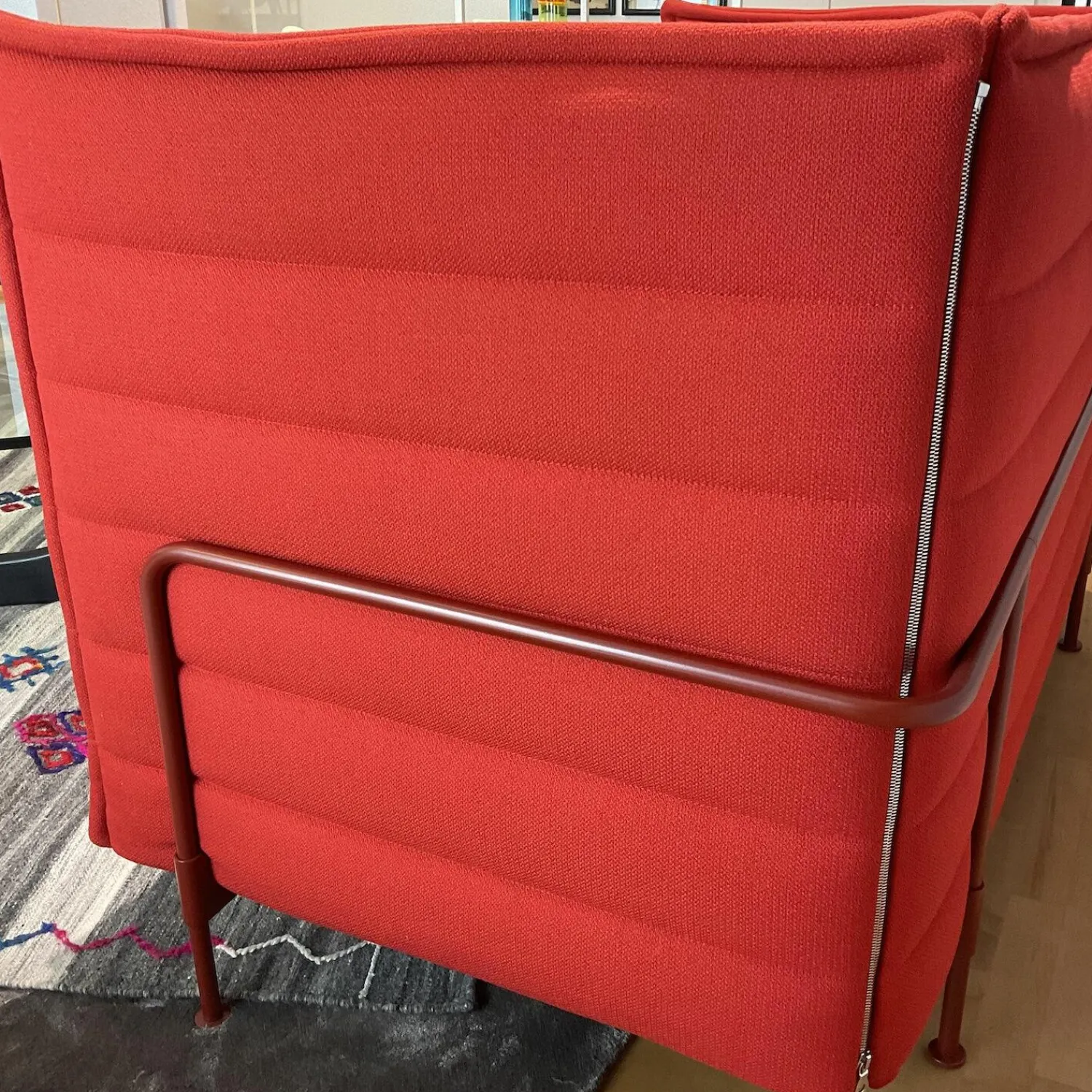 Vitra 2-Sitzer-Sofas|Sofa Alcove Lowback Stoff Credo Red Chili Rot Gestell Japanese Red Rot Pulverbeschichtet