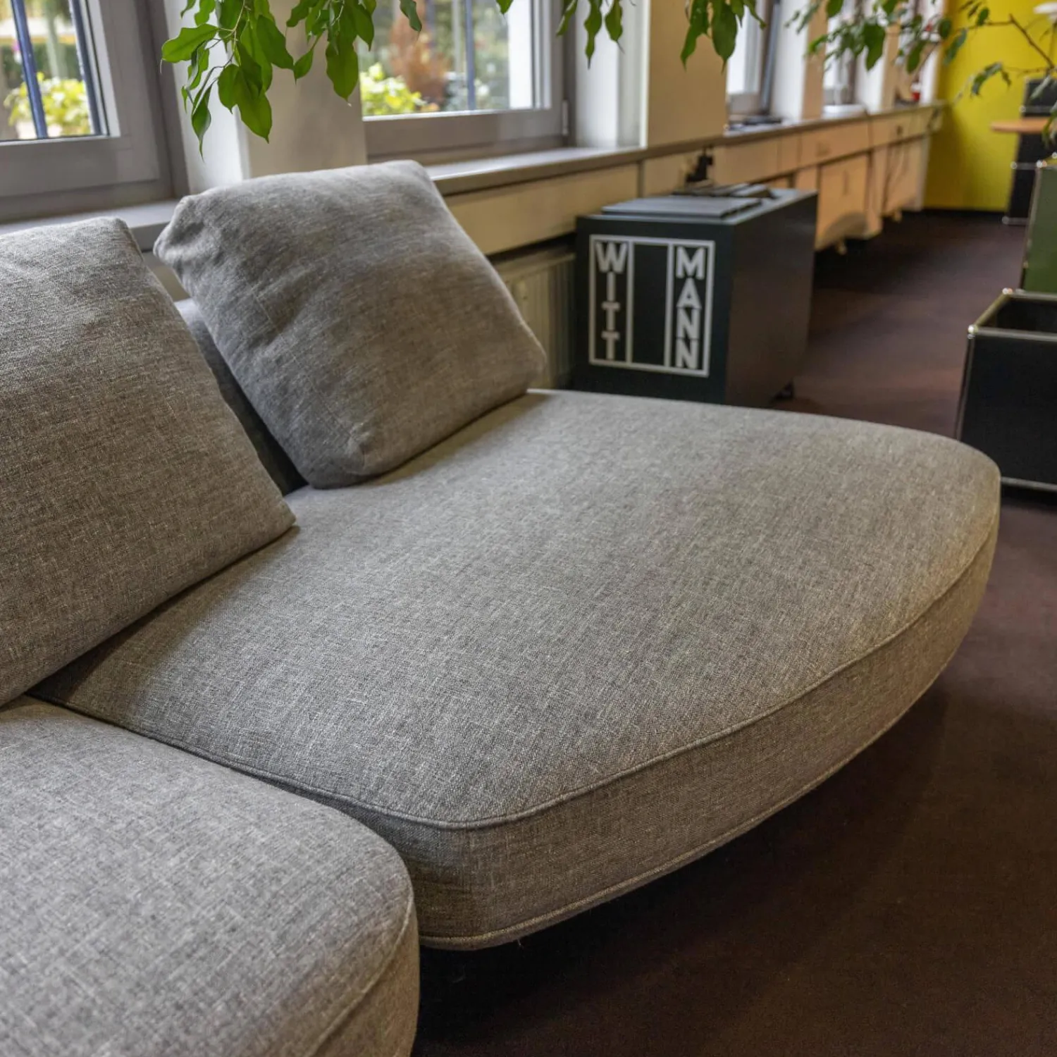 Wittmann 3-Sitzer-Sofas|Sofa Andes Bezug Stoff Gent Grau Füße Pulverbeschichtet Schwarz Grau