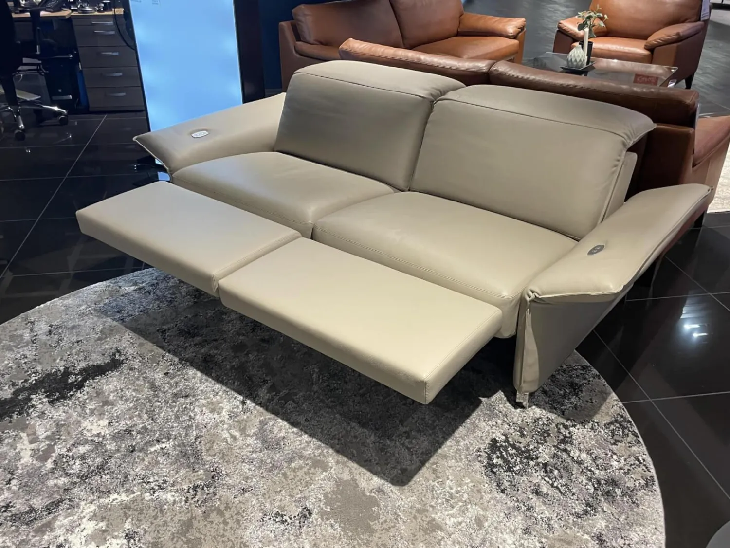 Erpo 2-Sitzer-Sofas|Sofa Avantgarde 965 Leder 43 210 Pearl Beige Grau Kufe Verchromt Mit Funktionen