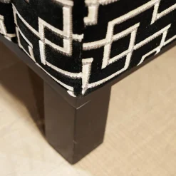 Lambert 2-Sitzer-Sofas|Sofa Bella Bezug Stoff 83567 Eileen Schwarz/Grau Rahmen Und Füße Massivholz Schwarz Gebeizt