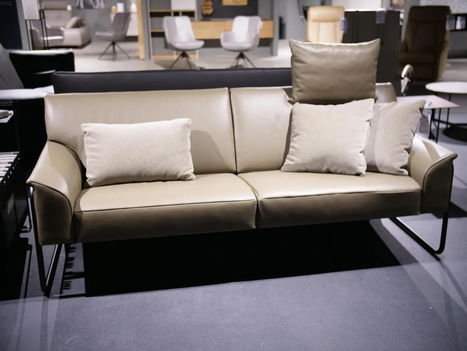 Jori 2-Sitzer-Sofas|Sofa Bellino Leder Lipano Oliv Grün Gestell Metall Mit Kissen Und Kopfstütze