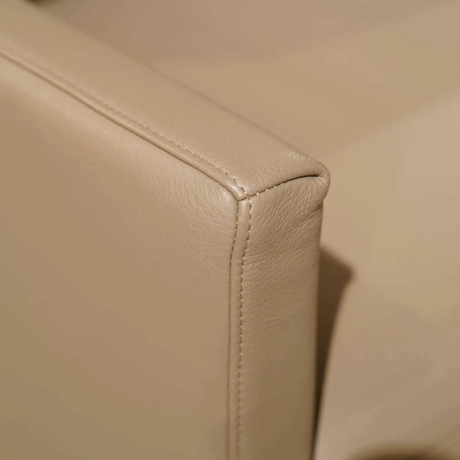 Rolf Benz 2-Sitzer-Sofas|Sofa Cara H-SOB SB168 Bezug Leder 38.102 Beigegrau Inklusive 2 Kissen