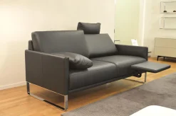 Rolf Benz 2-Sitzer-Sofas|Sofa Cara SB168 Leder 38.109 Graublau Kufe Glanzchrom mit Beinauflage