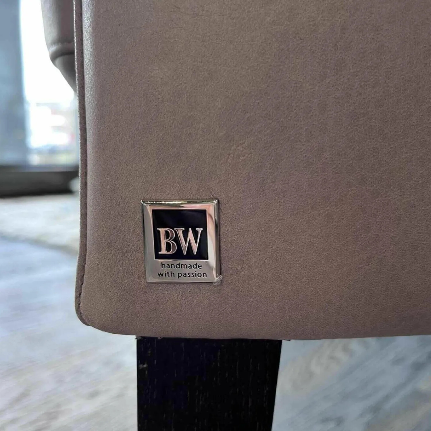 Bielefelder Werkstätten 2-Sitzer-Sofas|Sofa Coco Reines Anilin Leder Java Basalt Füsse Holz Wengefarbig Gebeizt