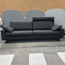 COR 2-Sitzer-Sofas|Sofa Conseta Leder 423 Schwarz Gestell Metallkufen Schwarz Pulverbeschichtet Inklusive Kissen