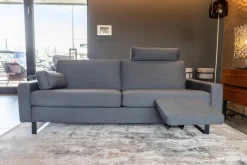 COR Polstergruppen|2-Sitzer-Sofas|Sofa Conseta Stoff 10068 Asphalt Grau Bodenfrei Metallkufen Schwarz Pulverbeschichtet Mit Armlehnen Und Kopfstütze