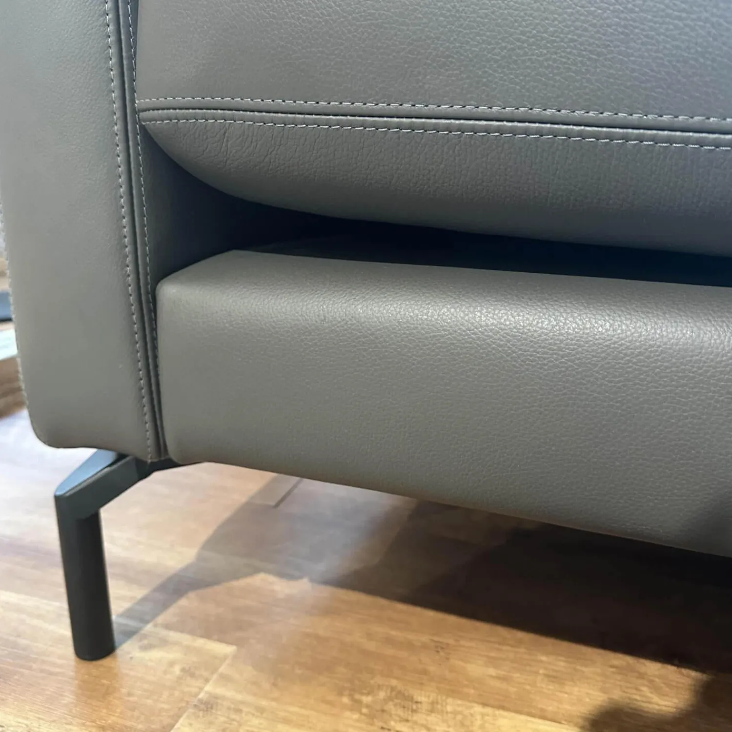 Contur 2-Sitzer-Sofas|Sofa Cuneo 100 Leder Seminole 51 Nachtgrau Anthrazit Schwebefuß Eric Schwarz