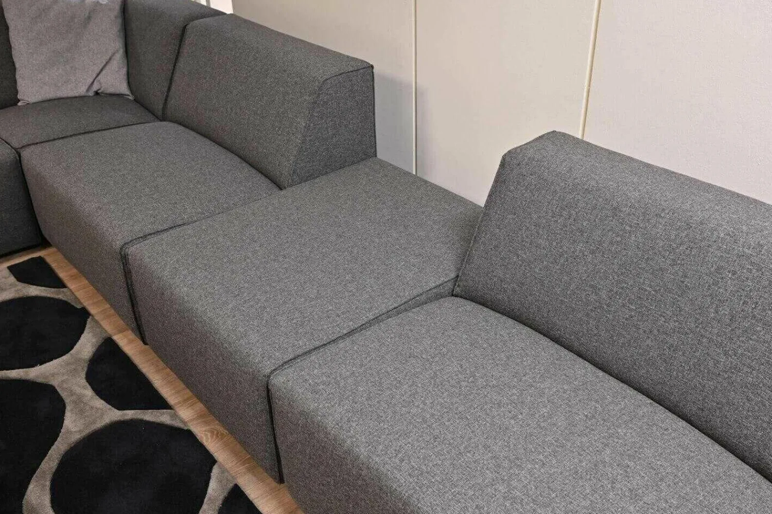 Cartel Living Ecksofas|Sofa Donovan Stoff Robin Anthrazit mit 2 Hockern