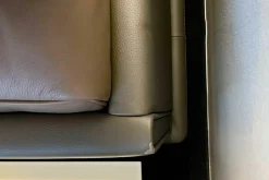 De Sede 3-Sitzer-Sofas|Sofa DS 175/23 Rahmen Und Korpus Leder Select 2418 Taupe Grau Sitz Leder Touch 2517 Taupe Grau Stahlkufen Schwarz Matt