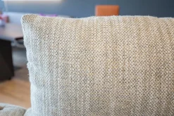 Jori 2-Sitzer-Sofas|Sofa Eden Stoff Dodo C0206 Beige mit Hocker