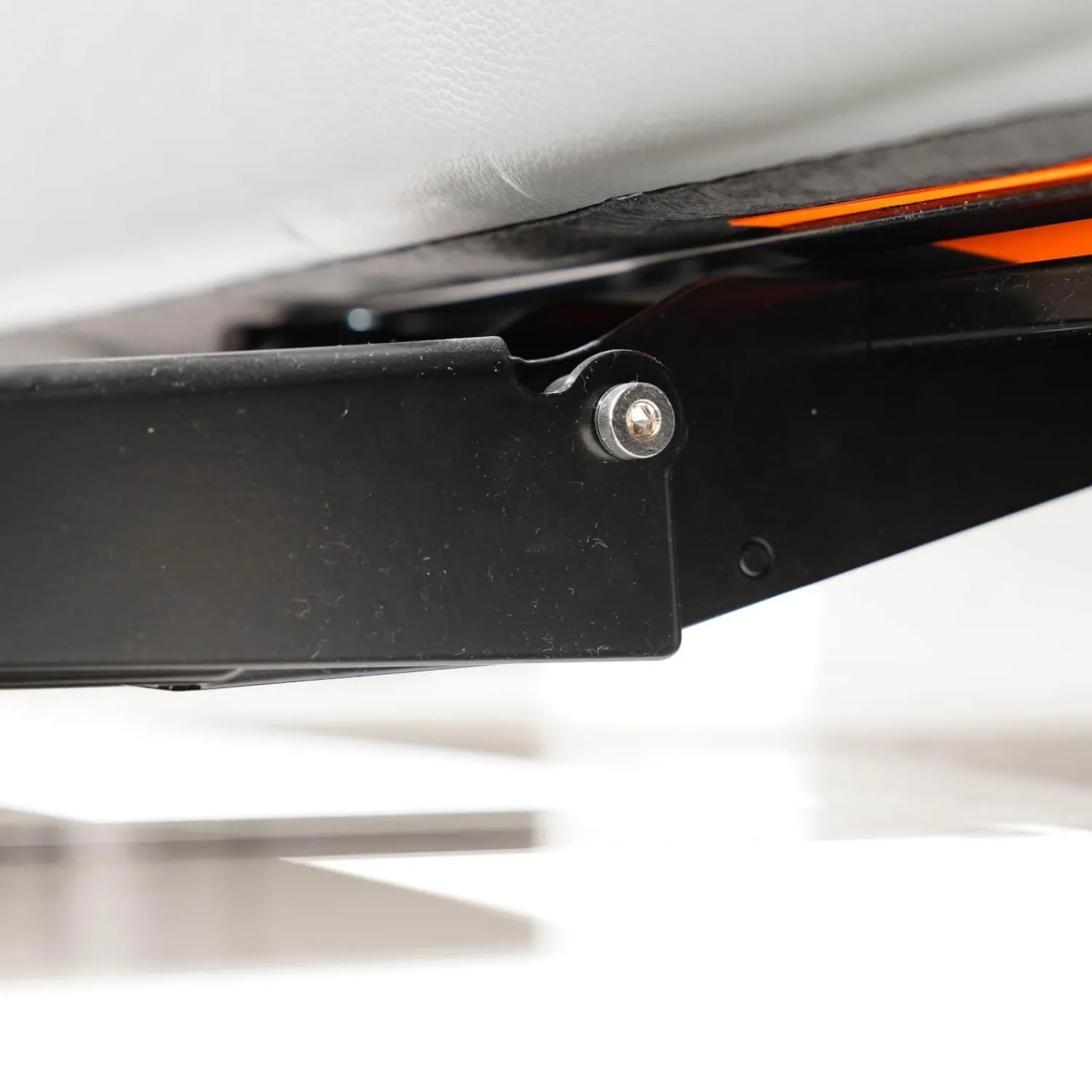 Rolf Benz 2-Sitzer-Sofas|Sofa Ego F011 Bezug Leder 40.308 Schiefergrau Gussfuß Aluminium Poliert Inklusive 1 Kissen