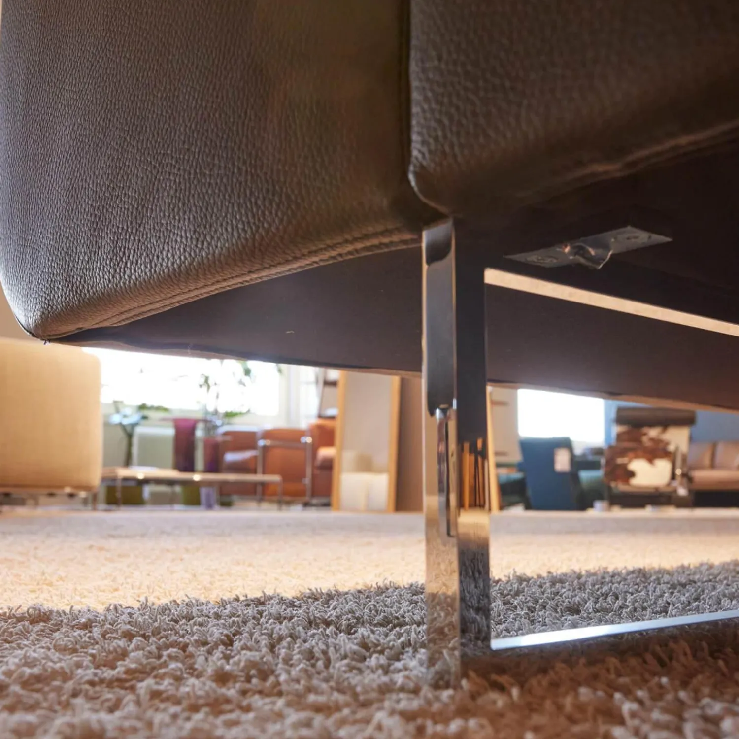 Brühl 2-Sitzer-Sofas|Sofa Embrace Bezug 54230010 Unit Schwarz Kufe Verchromt Glänzend Mit Hocker