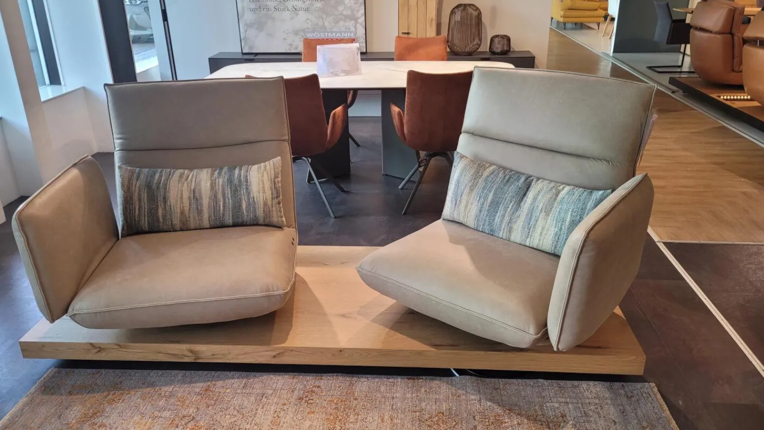 Koinor 2-Sitzer-Sofas|Sofa Experio Leder A India Jade Beige Plateau Echtholzfurnier Balkeneiche Mit Funktion Inklusive Nierenkissen