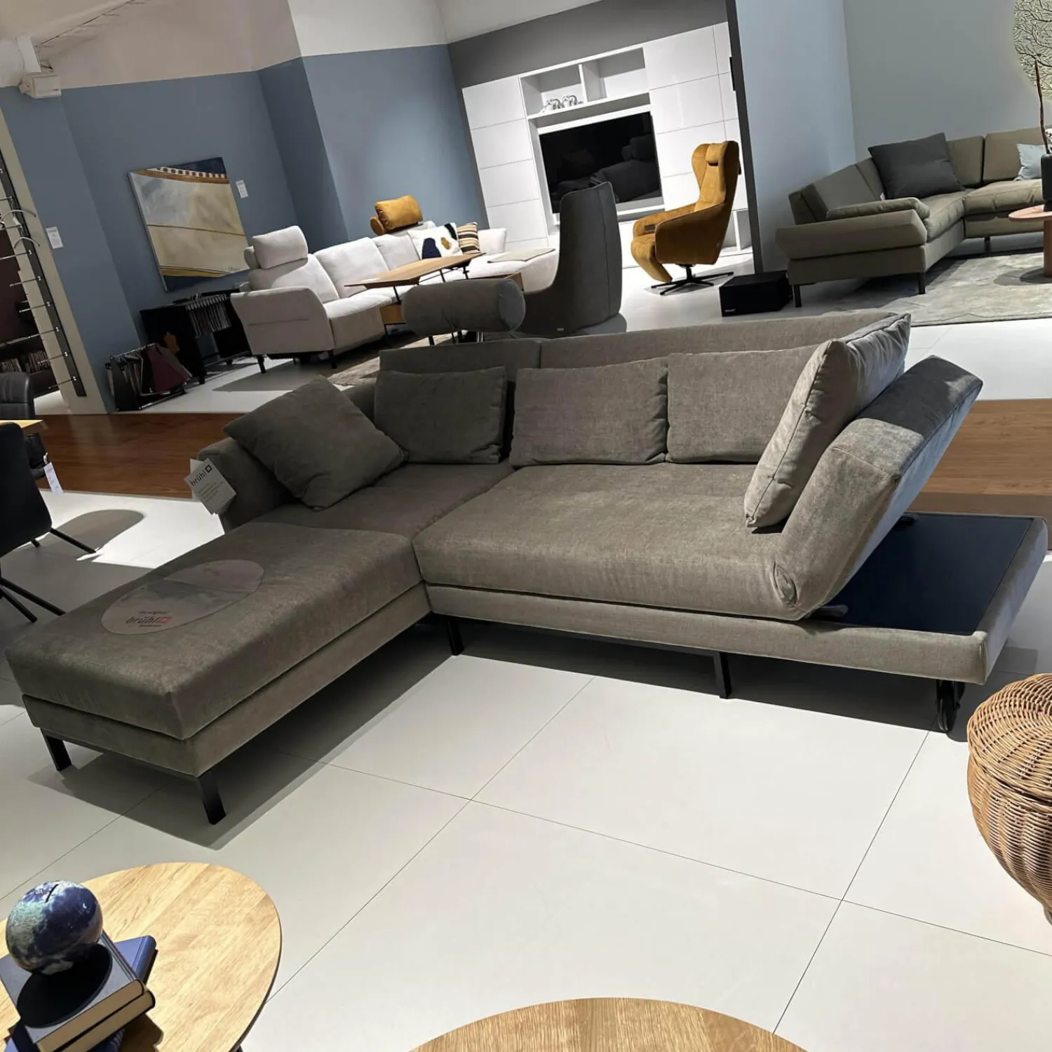 Brühl Ecksofas|Sofa Four Two Stoff 2813 0021 Greige Grau Beige Metallkufen Und Rollen Schwarz