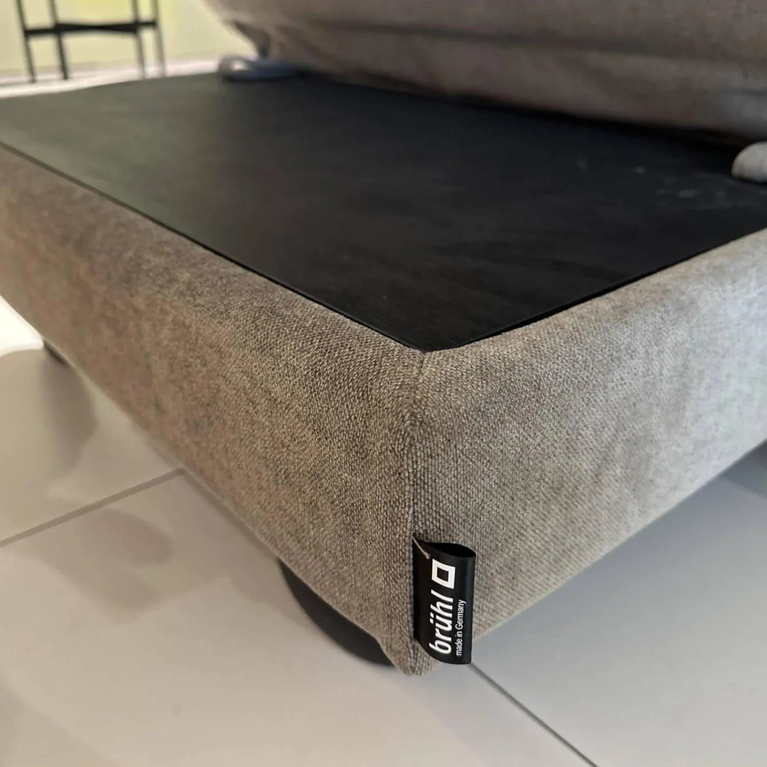 Brühl Ecksofas|Sofa Four Two Stoff 2813 0021 Greige Grau Beige Metallkufen Und Rollen Schwarz