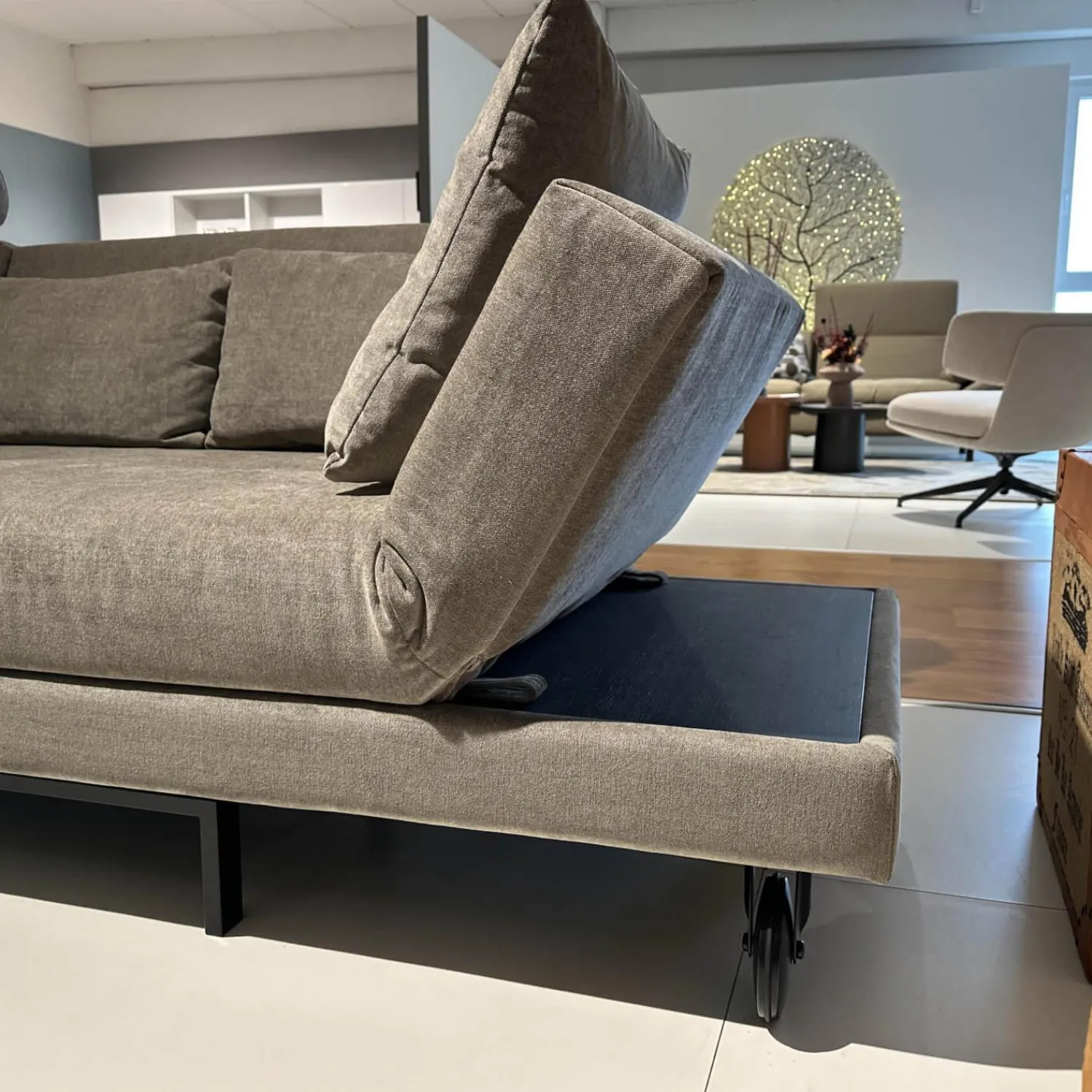 Brühl Ecksofas|Sofa Four Two Stoff 2813 0021 Greige Grau Beige Metallkufen Und Rollen Schwarz