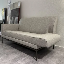 Jori 2-Sitzer-Sofas|Sofa Glove 8950 SO140 Stoff Bembebis C0720 Grau Untergestell Lackiert Bronze