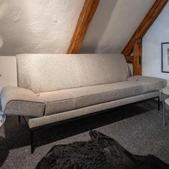 Jori 2-Sitzer-Sofas|Sofa Glove Pure Stoff Bembebis C0720 Grau Gestell Schwarz Lackiert