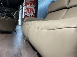 himolla 2-Sitzer-Sofas|Sofa Hans Leder 35 Mariposa Opal Beige Metallfuß Edelstahloptik 62 Silber