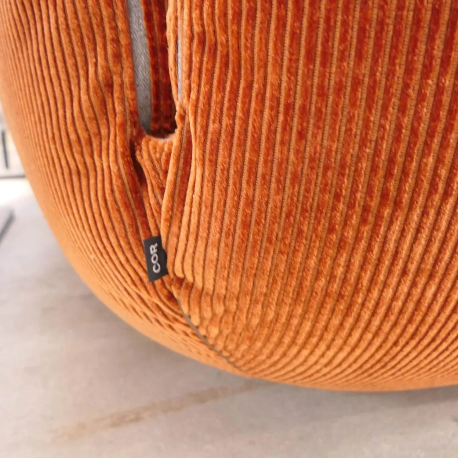 COR 3-Sitzer-Sofas|Sofa Jalis 21 Stoff 9072 Kürbis Orange Rot Nahtband 5091 Mittelgrau