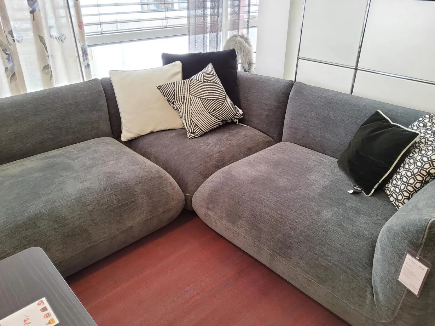 COR Ecksofas|Sofa Jalis Stoff 8145 Dunkelgrau Nahtband Grau mit einem Rückenkissen