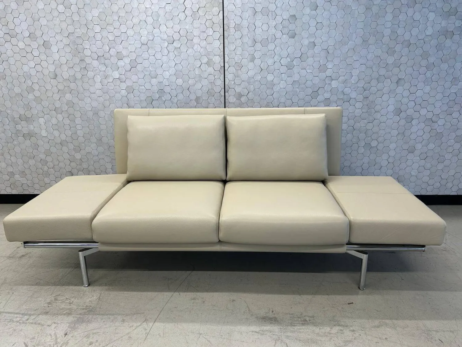 Walter Knoll 2-Sitzer-Sofas|Sofa Jason 390 20 Leder Sierra Dune Beige Gestell Silber Hochglanz Verchromt inkl. Funktionsarmlehnen