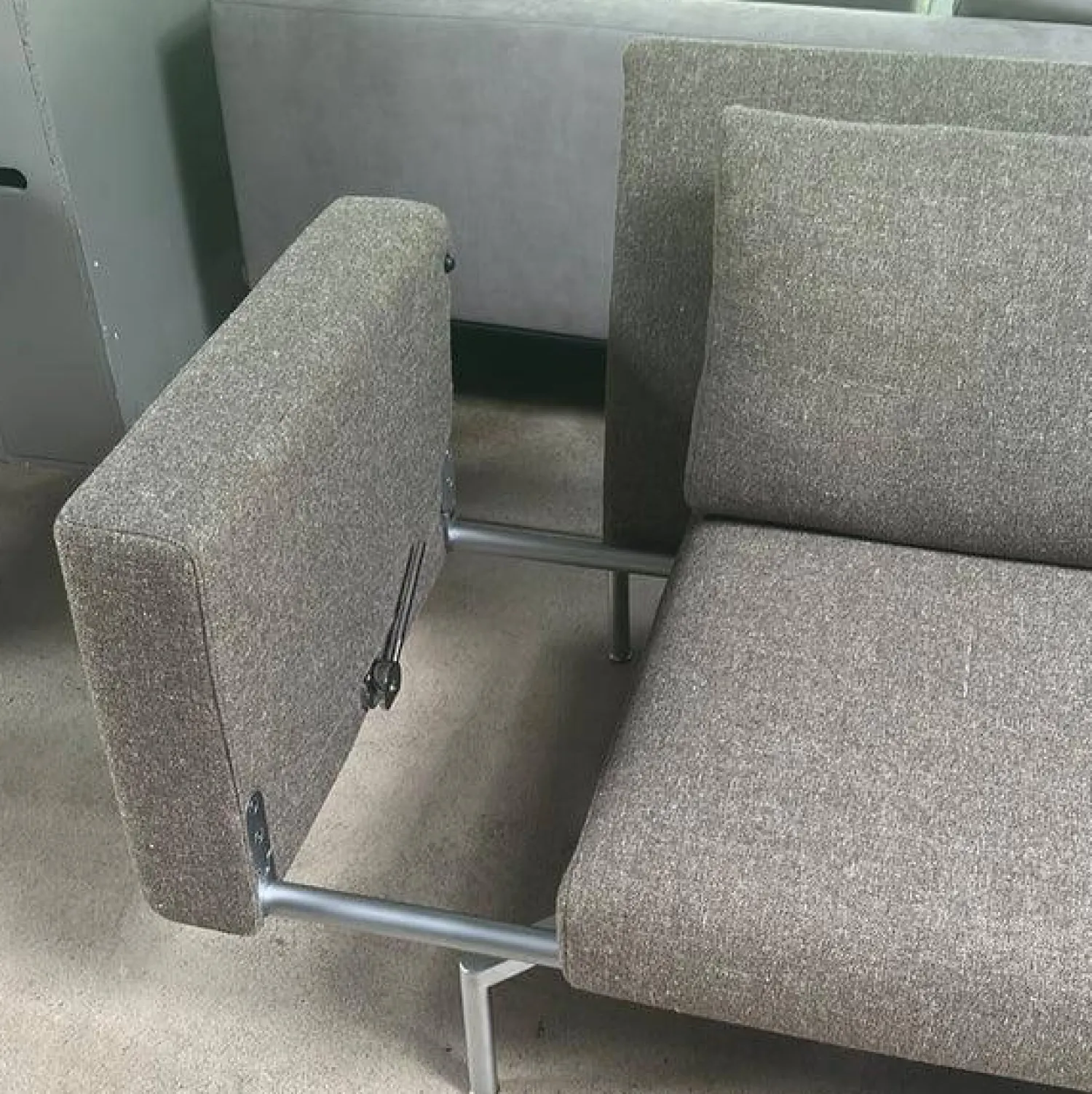 Walter Knoll 2-Sitzer-Sofas|Sofa Jason 390-25 FLFR Stoff Kuro Limestone Gestell Velourmatt