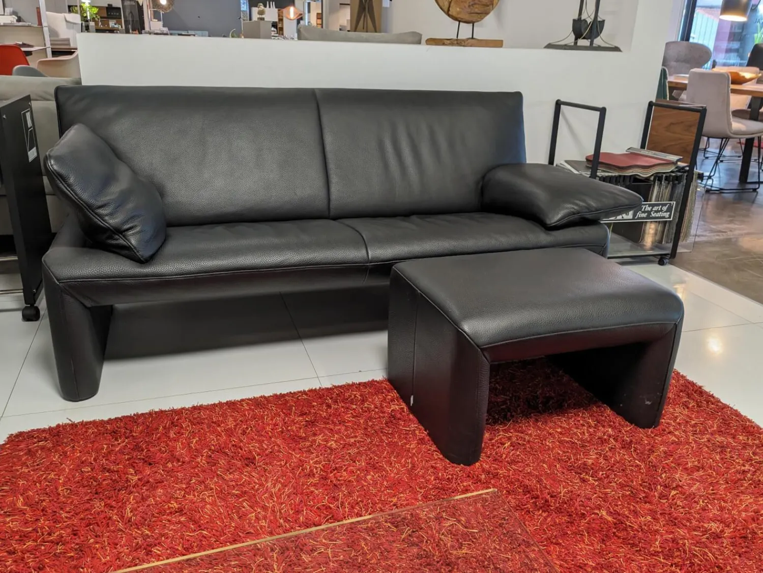 Jori 2-Sitzer-Sofas|Sofa Linea 210 Leder Fuerte Schwarz mit Hocker