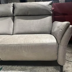Polsteria 2-Sitzer-Sofas|Sofa Lodi Bezug Stoff Gringo Taupe Grau Metalleckfuß Schwarz Matt