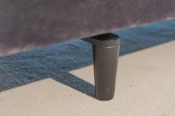 Bielefelder Werkstätten 2-Sitzer-Sofas|Sofa Long Island Bezug Stoff City Velvet Reloaded CA7832 095 Grau Metallfuß Schwarz Mit Rückenkissen