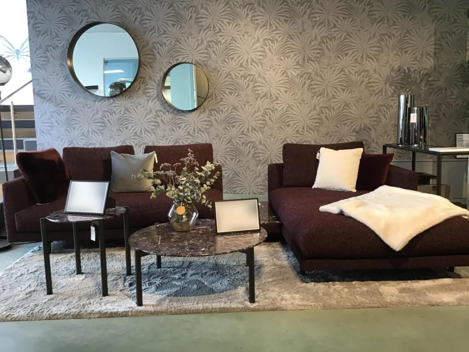 Bielefelder Werkstätten Ecksofas|Sofa Long Island Stoff Cooper BW 1779 111 Rot Fuß Eiche Wengefarbig Gebeizt Schwarz Inklusive Tisch Terrazzo Levanto Und Kissen