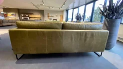 Tommy M 2-Sitzer-Sofas|Sofa L-Tiffany Leder 19043 Olive Grün mit Rolle und Kissen