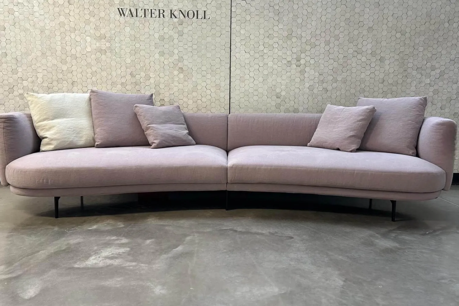Walter Knoll Wohnlandschaften|3-Sitzer-Sofas|Sofa Maaru 850 Stoff Lino 7899 Magnolia Violett Gestell Schwarz Matt Pulverbeschichtet Inklusive 5 Kissen