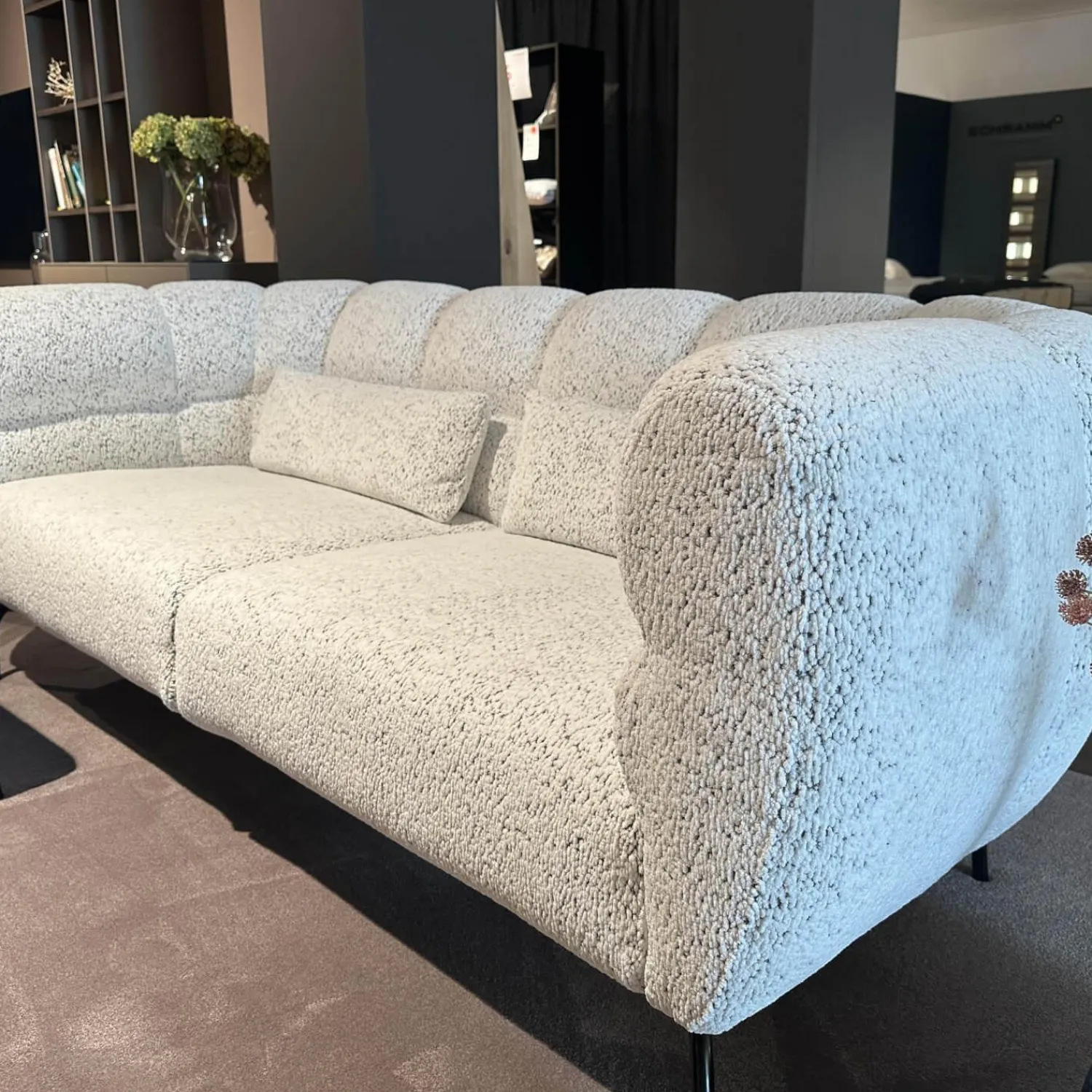 Brühl 2-Sitzer-Sofas|Sofa Magnolia Stoff 6450 49 Grau Metall Schwarz Pulverbeschichtet Inklusive Hockerbank
